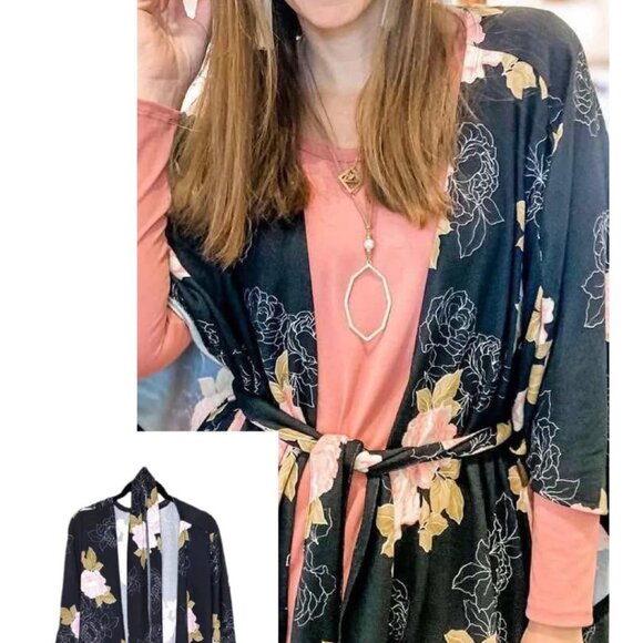 NEW NWT Lularoe Savannah Soft Knit Belted Kaftan Black Floral Pink S/M L/XL - Picture 4 of 8